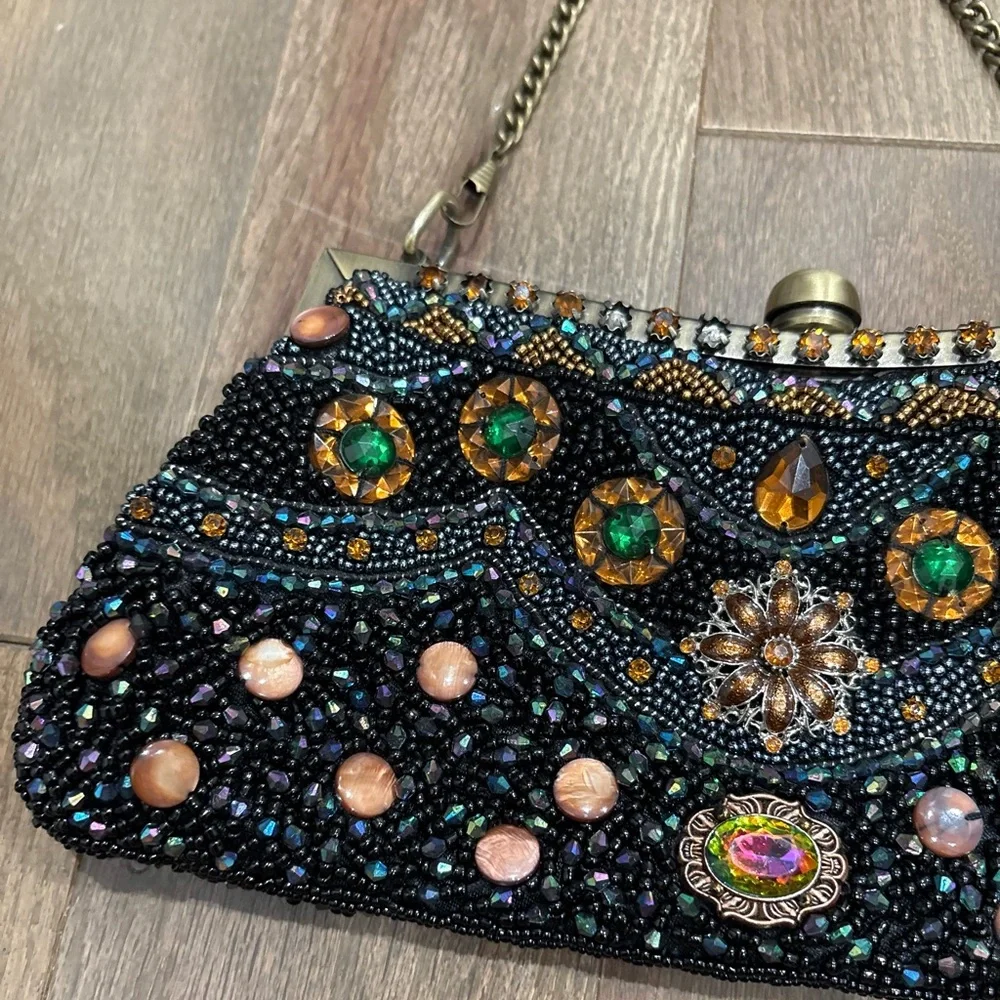 Vintage black and gold beaded shoulder bag!